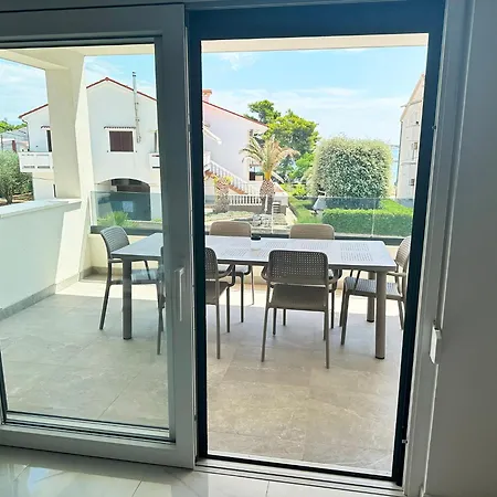 Apartment Beautiful New Palmtree Iii Vir