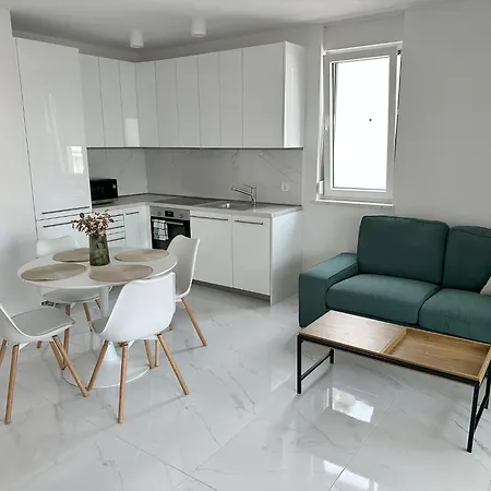 Beautiful New Palmtree Iii Apartment