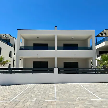 Beautiful New Palmtree Iii Apartment *
